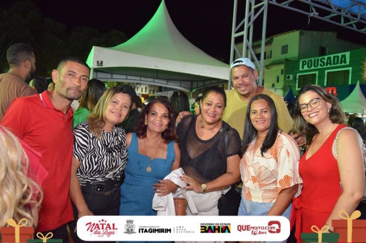 Natal das Luzes movimenta Itagimirim com grandes shows e praça lotada 44