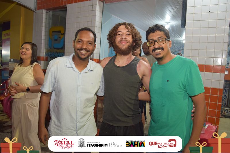 Natal das Luzes movimenta Itagimirim com grandes shows e praça lotada 8