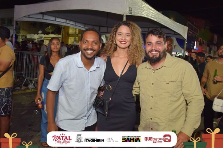 Natal das Luzes movimenta Itagimirim com grandes shows e praça lotada 46