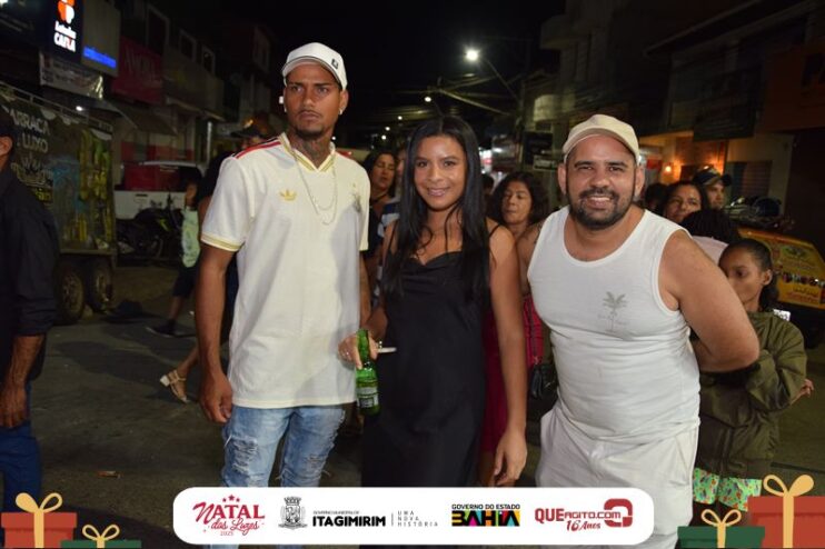 Natal das Luzes movimenta Itagimirim com grandes shows e praça lotada 64