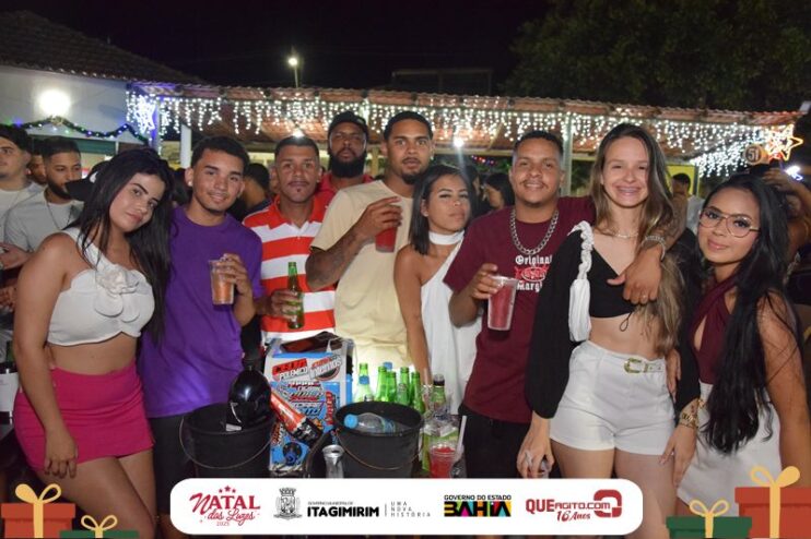 Natal das Luzes movimenta Itagimirim com grandes shows e praça lotada 72