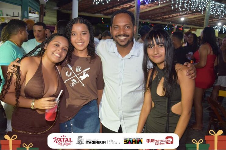 Natal das Luzes movimenta Itagimirim com grandes shows e praça lotada 80