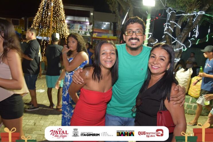 Natal das Luzes movimenta Itagimirim com grandes shows e praça lotada 139