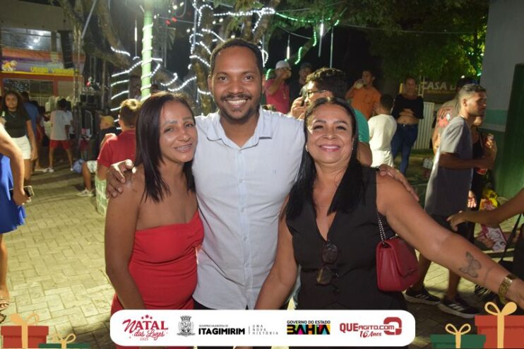 Natal das Luzes movimenta Itagimirim com grandes shows e praça lotada 86