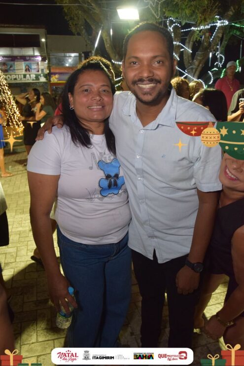 Natal das Luzes movimenta Itagimirim com grandes shows e praça lotada 87