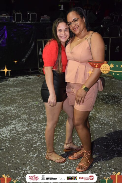 Natal das Luzes movimenta Itagimirim com grandes shows e praça lotada 97