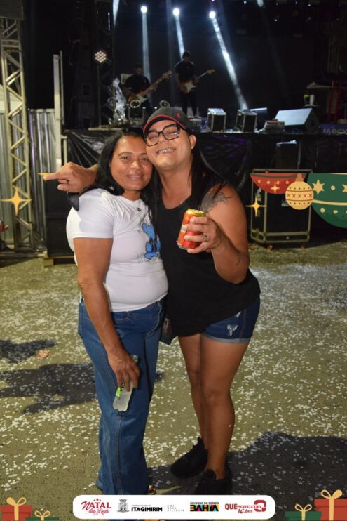 Natal das Luzes movimenta Itagimirim com grandes shows e praça lotada 98