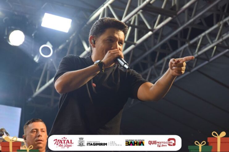 Natal das Luzes movimenta Itagimirim com grandes shows e praça lotada 111