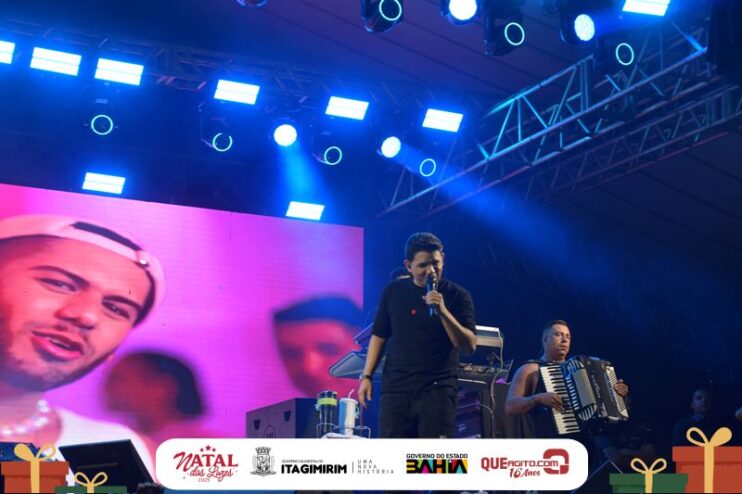 Natal das Luzes movimenta Itagimirim com grandes shows e praça lotada 116