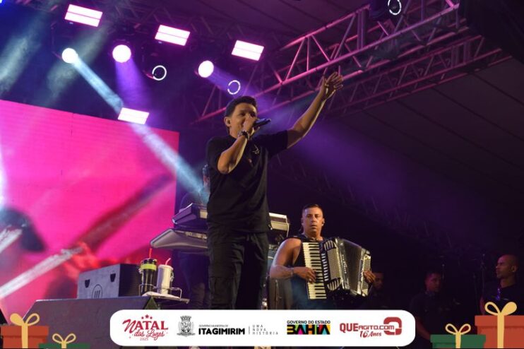 Natal das Luzes movimenta Itagimirim com grandes shows e praça lotada 118