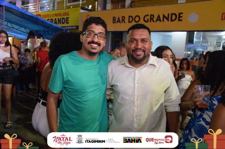 Natal das Luzes movimenta Itagimirim com grandes shows e praça lotada 119