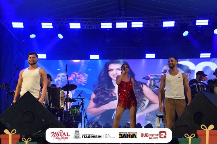 Natal das Luzes movimenta Itagimirim com grandes shows e praça lotada 125