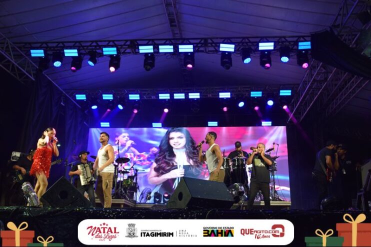 Natal das Luzes movimenta Itagimirim com grandes shows e praça lotada 129