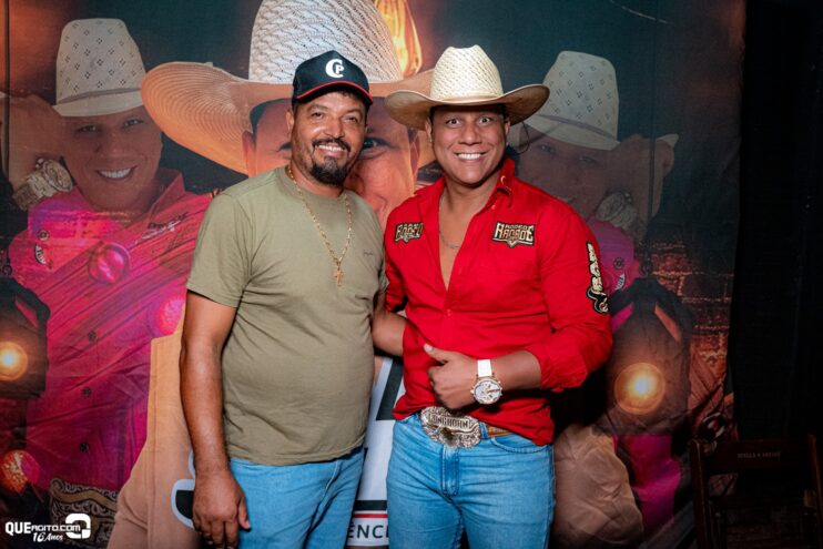 Forrozão do Rancho agita Linhares com show empolgante de Vall Sylva 28