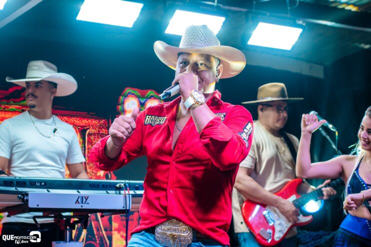 Forrozão do Rancho agita Linhares com show empolgante de Vall Sylva 21