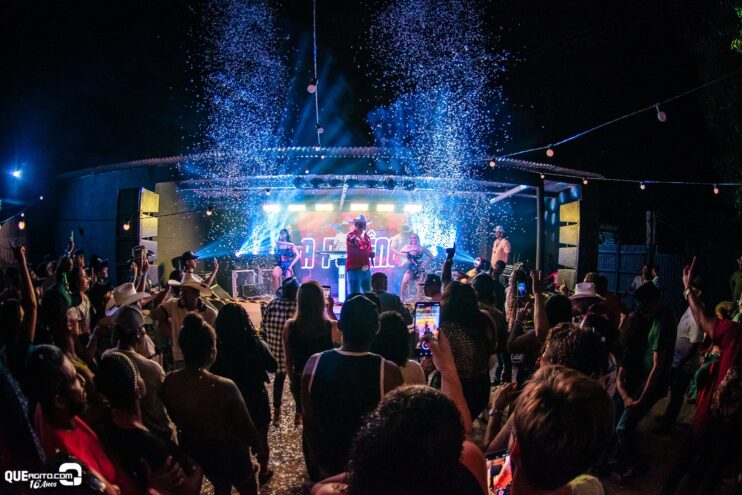 Forrozão do Rancho agita Linhares com show empolgante de Vall Sylva 40