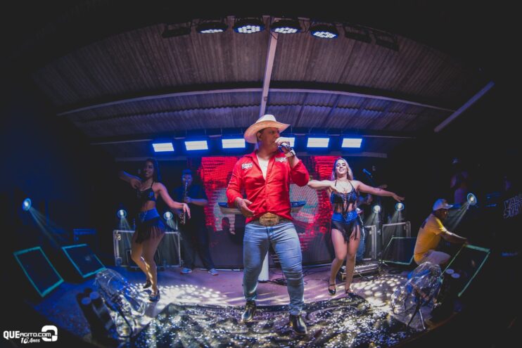 Forrozão do Rancho agita Linhares com show empolgante de Vall Sylva 42