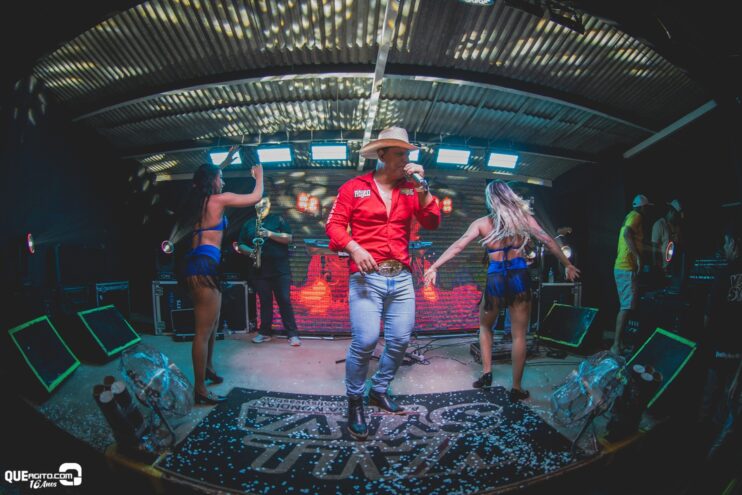 Forrozão do Rancho agita Linhares com show empolgante de Vall Sylva 47
