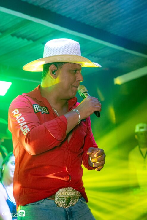 Forrozão do Rancho agita Linhares com show empolgante de Vall Sylva 57