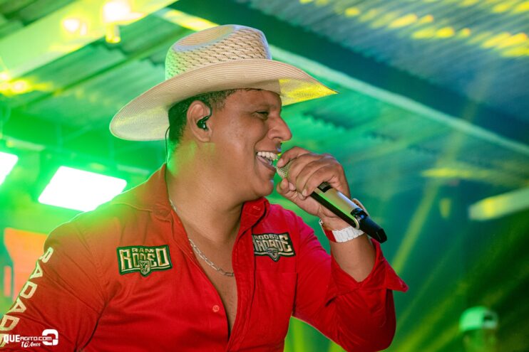 Forrozão do Rancho agita Linhares com show empolgante de Vall Sylva 61