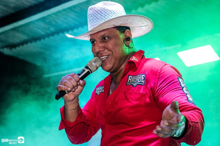 Forrozão do Rancho agita Linhares com show empolgante de Vall Sylva 69