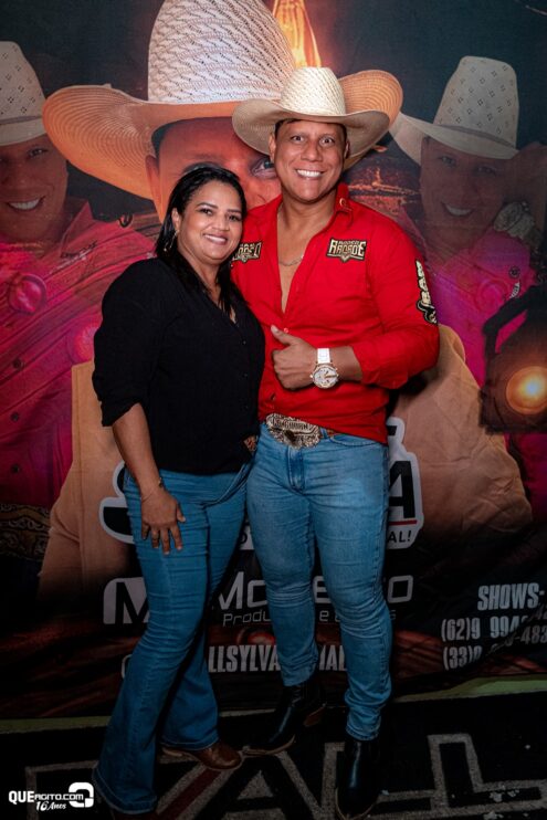 Forrozão do Rancho agita Linhares com show empolgante de Vall Sylva 77