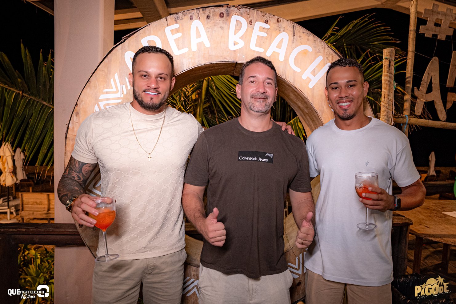 Pagode da Lua com lotação máxima na Cabana Área Beach 5