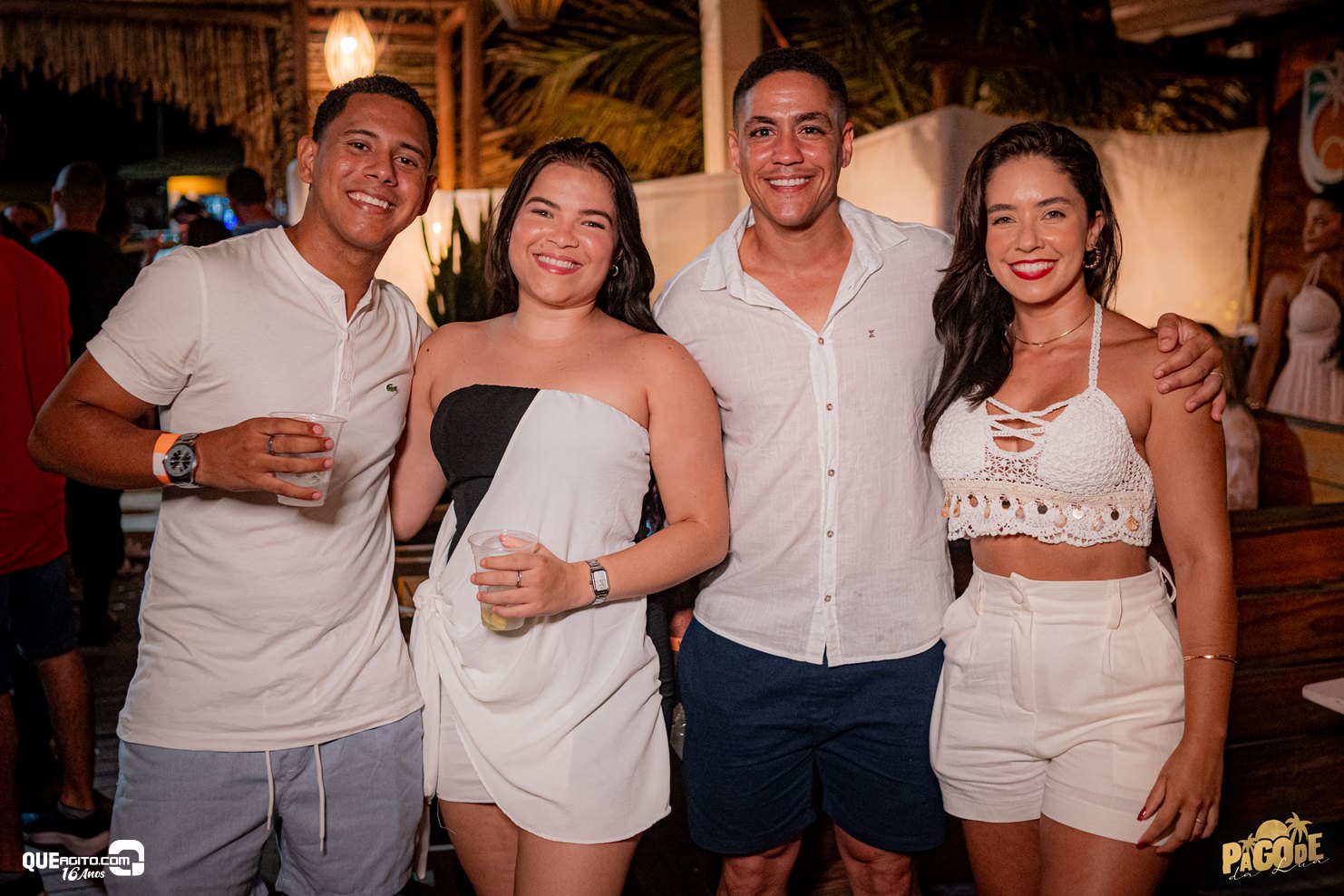 Pagode da Lua com lotação máxima na Cabana Área Beach 6