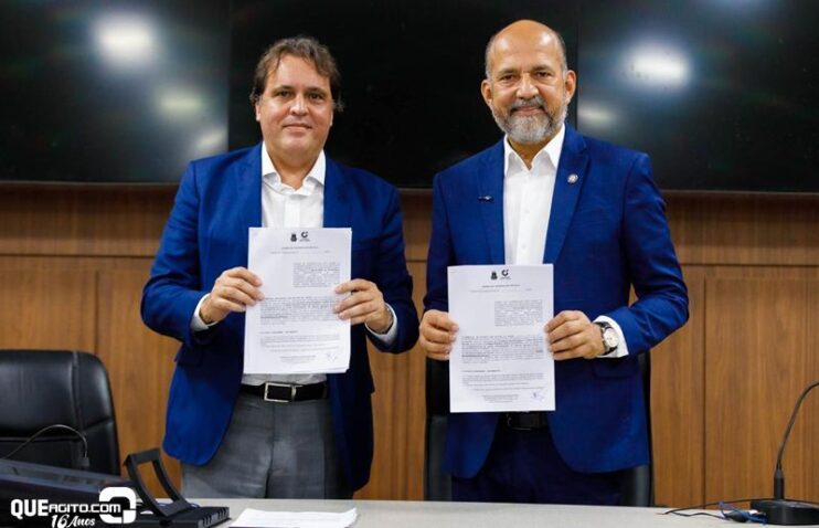 Prefeitura de Eunápolis entrega mais de 300 títulos de propriedade a famílias do município 82