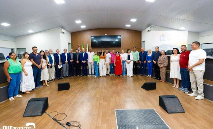 Prefeitura de Eunápolis entrega mais de 300 títulos de propriedade a famílias do município 74