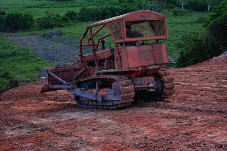 Imagem do WhatsApp de 2025-12-03 à(s) 22.14.37_38c88fb6 Prefeito Jânio Natal vistoria obras da Ponte para o Litoral Sul ao lado de vice-prefeito Paulinho e autoridades municipais 25