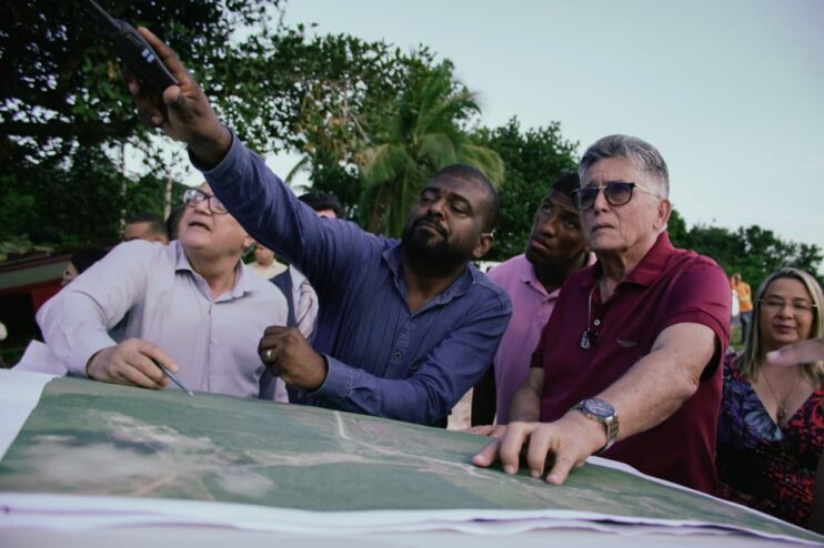 Imagem do WhatsApp de 2025-12-03 à(s) 22.14.41_8c93b55b Prefeito Jânio Natal vistoria obras da Ponte para o Litoral Sul ao lado de vice-prefeito Paulinho e autoridades municipais 14