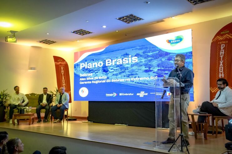 Imagem do WhatsApp de 2025-12-08 à(s) 10.51.53_b58a5088 Plano Brasis é lançado em Porto Seguro durante a cerimônia do Prêmio Patxohã 17