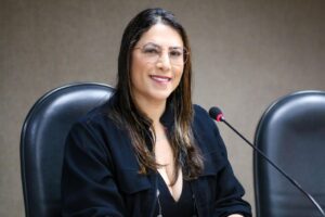 Cláudia Oliveira celebra novos voos entre Salvador e Porto Seguro Cláudia Oliveira celebra novos voos entre Salvador e Porto Seguro 1