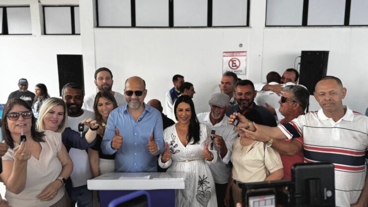 Inaugura ala vermelha 18 Prefeito Robério Oliveira entrega Nova Ala Vermelha do Hospital Geral de Eunápolis 27