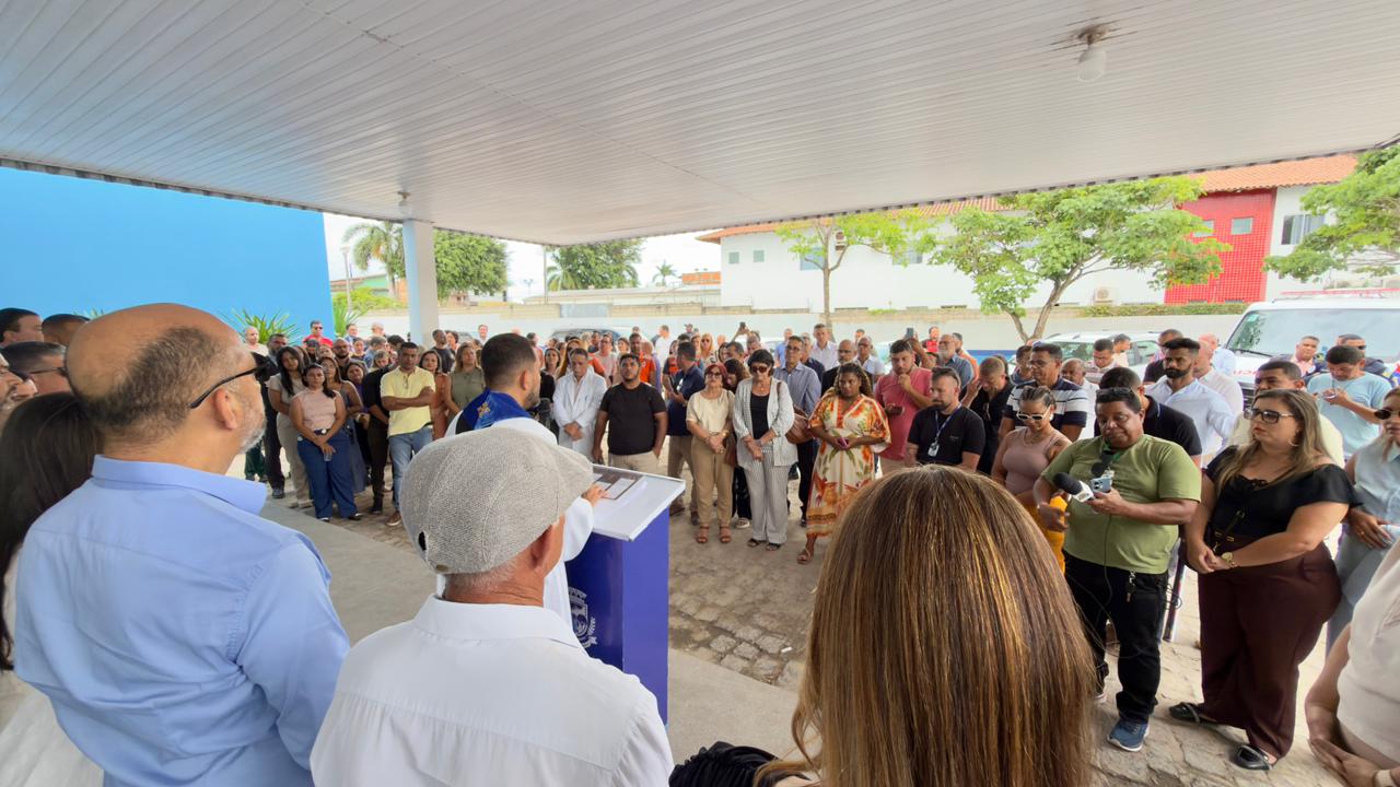 Prefeito Robério Oliveira entrega Nova Ala Vermelha do Hospital Geral de Eunápolis 6
