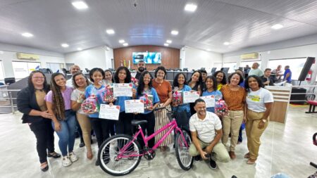 Prêmio Escola Destaque 2025 valoriza estudantes de escolas municipais de Eunápolis Prêmio Escola Destaque 2025 valoriza estudantes de escolas municipais de Eunápolis 125