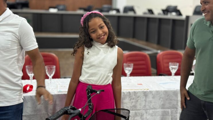 MPT na escola 25 Prêmio Escola Destaque 2025 valoriza estudantes de escolas municipais de Eunápolis 15