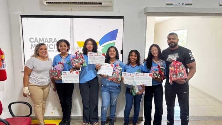 MPT na escola 26 Prêmio Escola Destaque 2025 valoriza estudantes de escolas municipais de Eunápolis 14