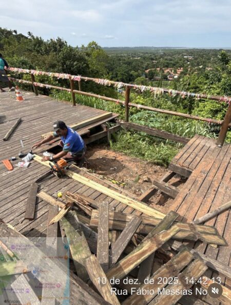 Prefeitura de Porto Seguro realiza reforma completa do deck atrás da Igreja de Arraial d’Ajuda Prefeitura de Porto Seguro realiza reforma completa do deck atrás da Igreja de Arraial d’Ajuda 125