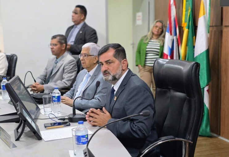 Após aprovação de seis projetos do Executivo, Câmara de Eunápolis entra em recesso 34