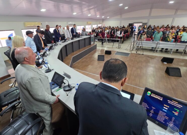 Após aprovação de seis projetos do Executivo, Câmara de Eunápolis entra em recesso 32