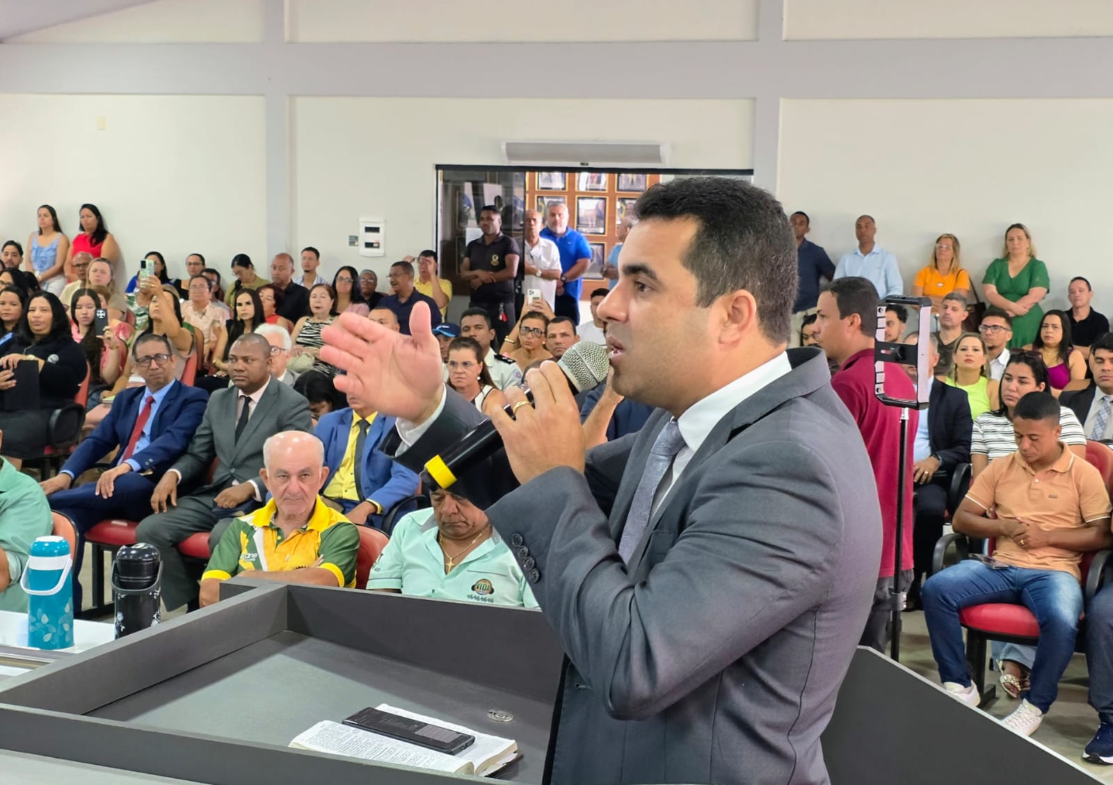 Após aprovação de seis projetos do Executivo, Câmara de Eunápolis entra em recesso 10