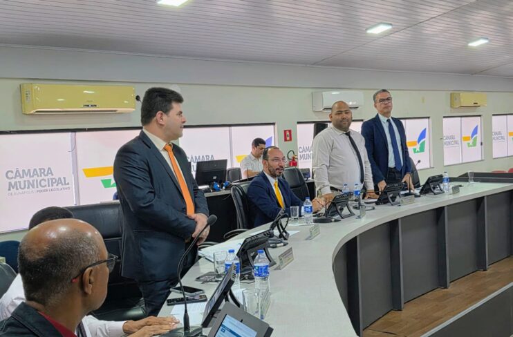 Após aprovação de seis projetos do Executivo, Câmara de Eunápolis entra em recesso 22