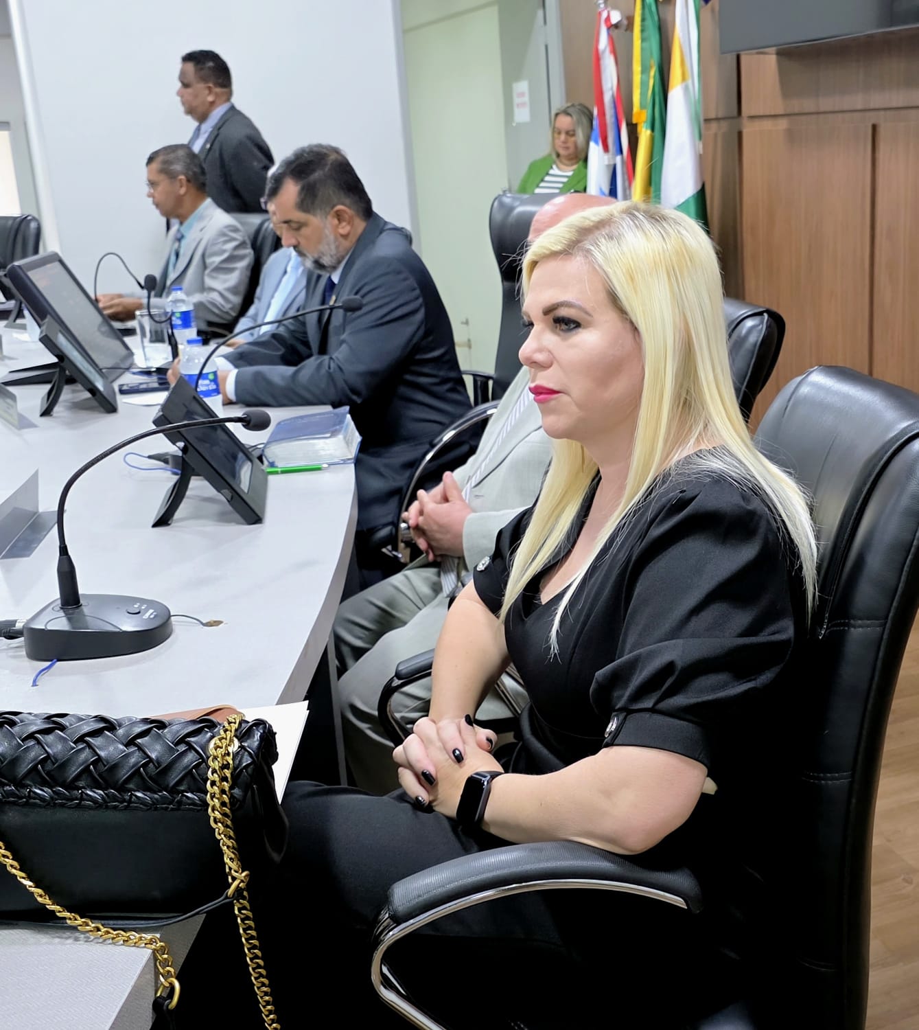 Após aprovação de seis projetos do Executivo, Câmara de Eunápolis entra em recesso 11