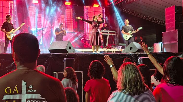Com muita fé e adoração, evento Itagimirim em Louvor marca a celebração do Natal das Luzes 2025 15