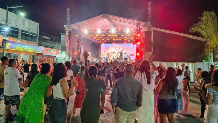 Com muita fé e adoração, evento Itagimirim em Louvor marca a celebração do Natal das Luzes 2025 13