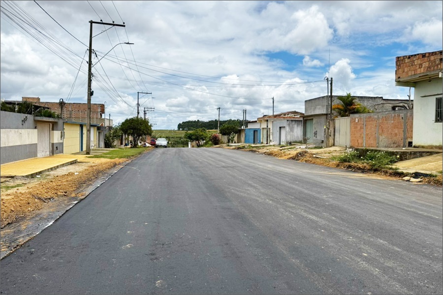 Prefeitura de Eunápolis inicia pavimentação da Avenida Brasil no Alto da Boa Vista 5