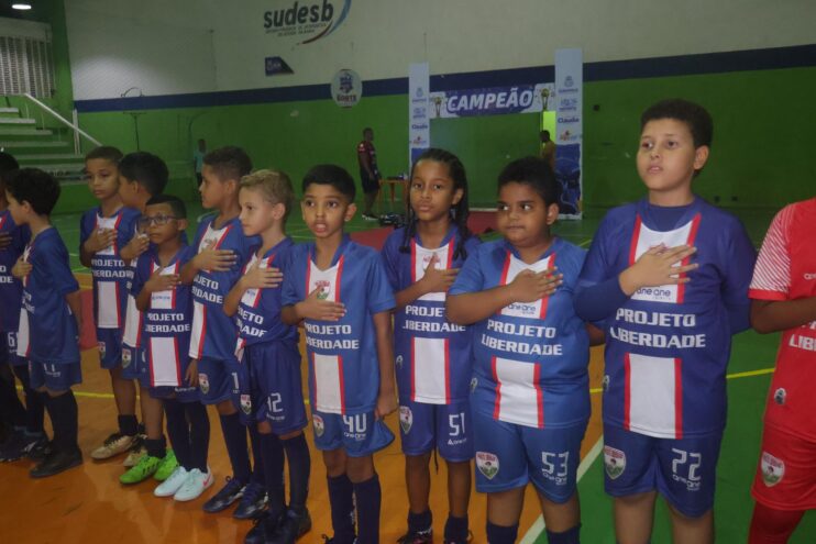 Prefeitura de Eunápolis promove finais do futsal de base com destaque para as categorias sub-8 e sub-10 9