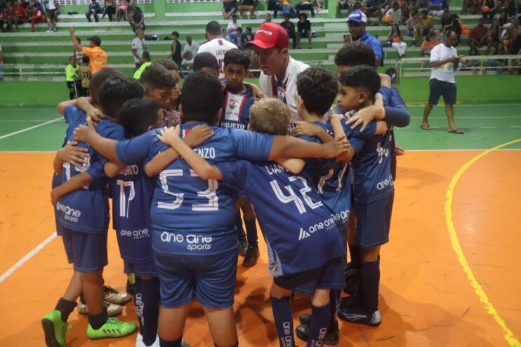 Prefeitura de Eunápolis promove finais do futsal de base com destaque para as categorias sub-8 e sub-10 12
